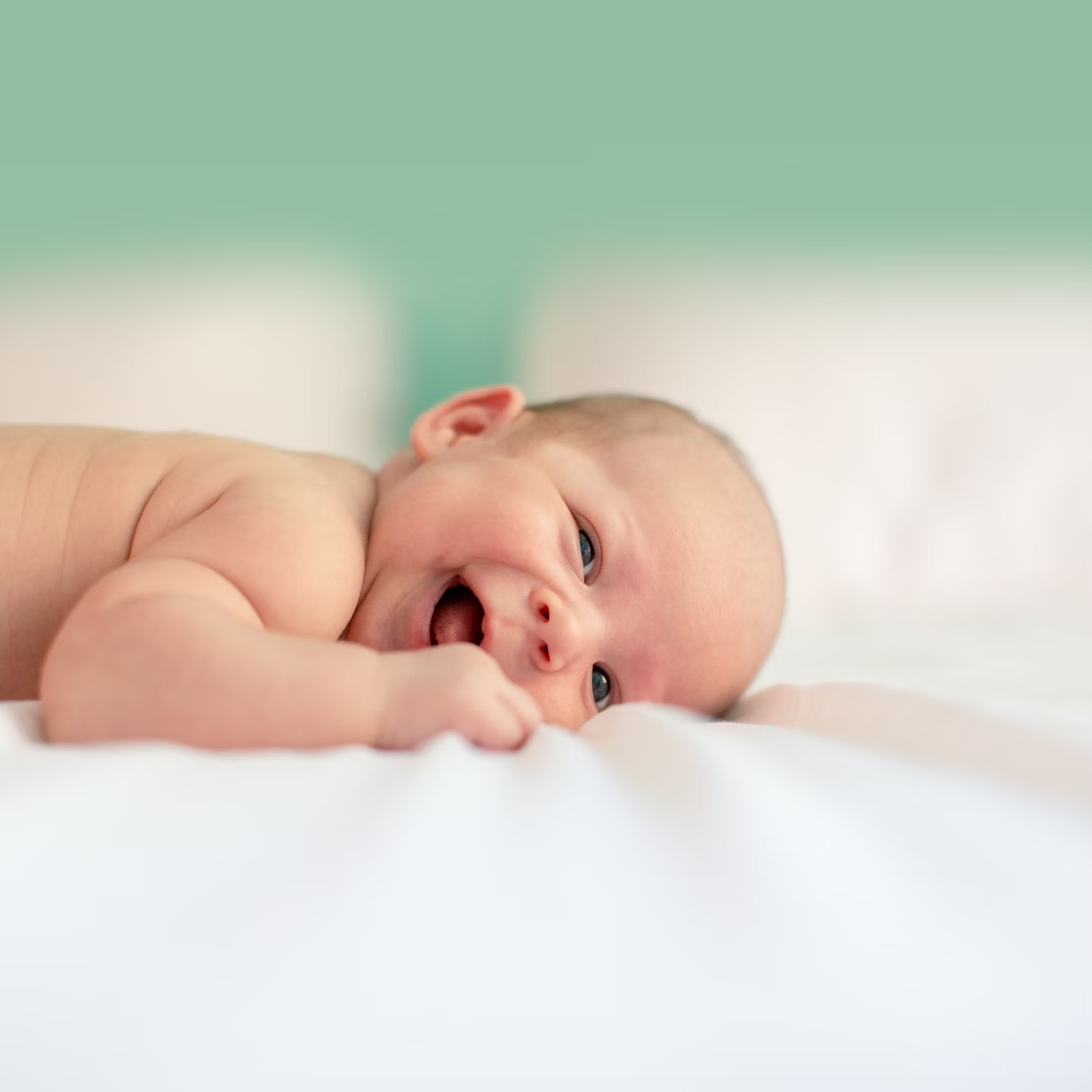 why-do-babies-smile-in-their-sleep-smartorfun